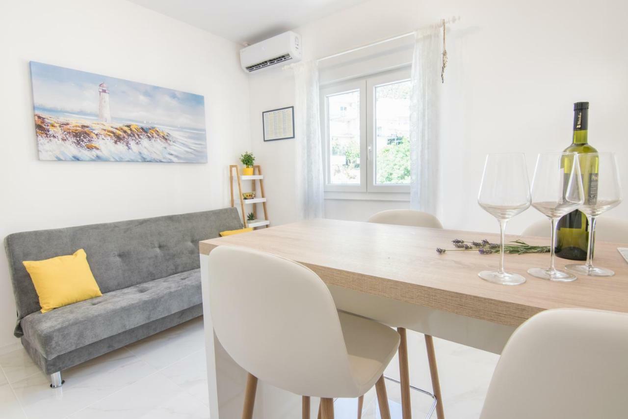 Apartment Holiday Makarska Zewnętrze zdjęcie