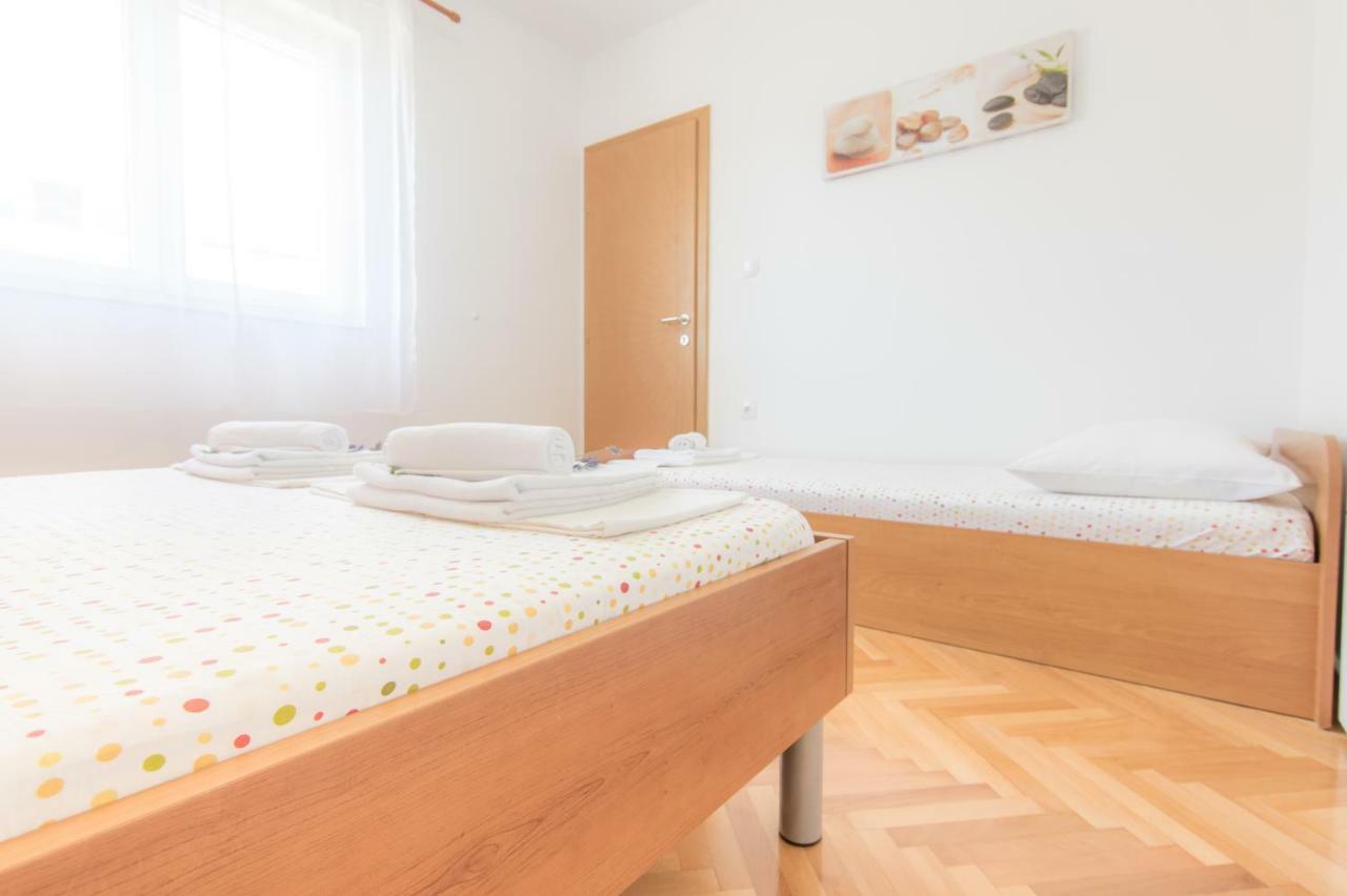 Apartment Holiday Makarska Zewnętrze zdjęcie