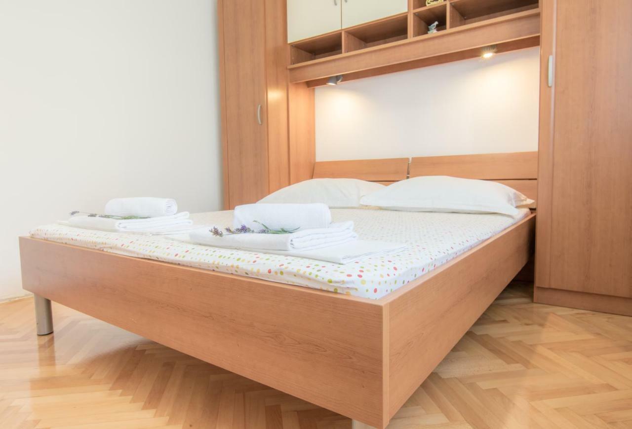 Apartment Holiday Makarska Zewnętrze zdjęcie